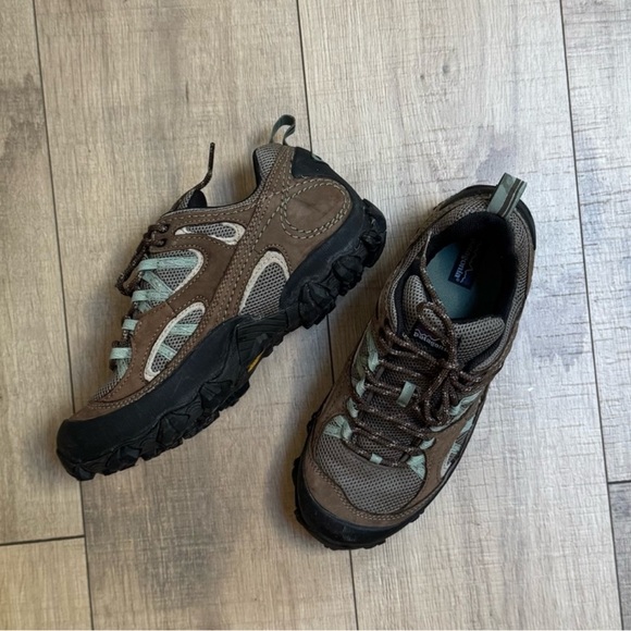 Women’s Patagonia Hiking Shoes Sz 8 - Picture 3 of 5